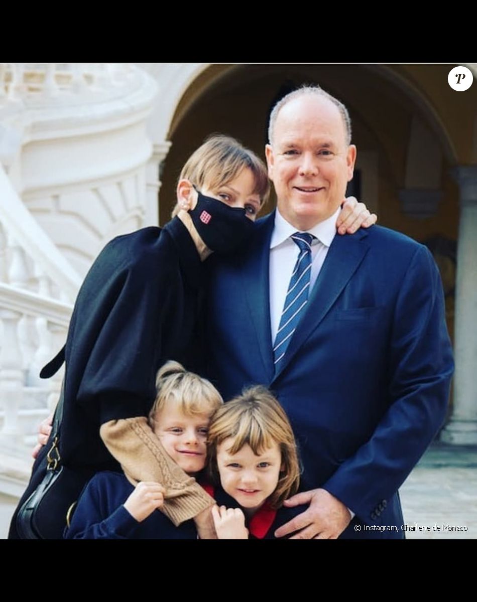 Charlene et Albert de Monaco avec leurs enfants Jacques et Gabriella.