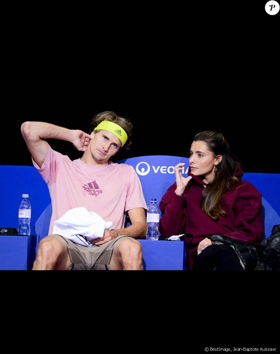 Alexander Zverev (Ger) et sa compagne le mannequin allemand Sophia Thomalla - Alexander Zverev s'entraîne aux côtés de sa compagne Sophia Thomalla lors de l'Open Sud de France 2022 de tennis à Montpellier le 30 janvier 2022. © JB Autissier/Panoramic/Bestimage