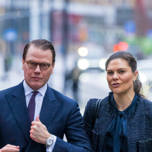 La princesse Victoria de Suède et son mari le prince Daniel au Swedish Institute for European Policy Studies à Stockholm, le 24 février 2022.
