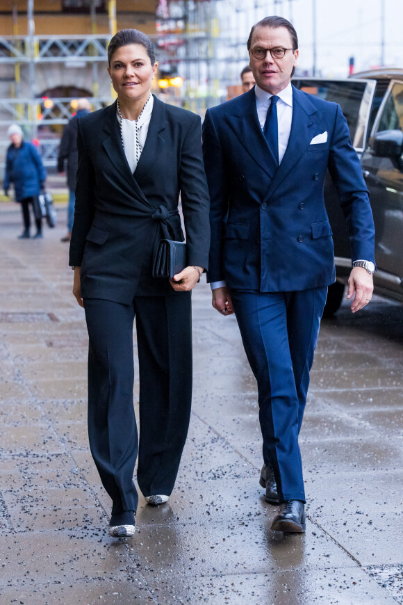 La princesse Victoria et le prince Daniel de Suède assistent à la cérémonie de la fondation "Micael Bidenfeld Holocaust Remembrance Scholarship Award" au théâtre Dramaten à Stockholm, le 27 janvier 2022.