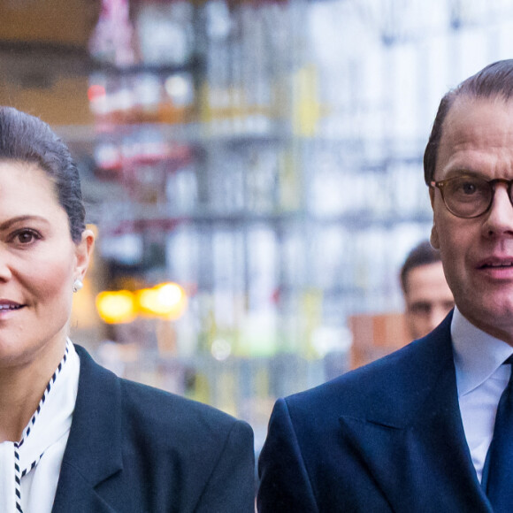 La princesse Victoria et le prince Daniel de Suède assistent à la cérémonie de la fondation "Micael Bidenfeld Holocaust Remembrance Scholarship Award" au théâtre Dramaten à Stockholm, le 27 janvier 2022.