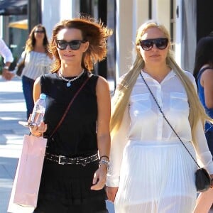 Exclusif - Amanda Bynes fait du shopping avec une amie sur Rodeo Drive à Los Angeles, Californie, Etats-Unis, le 22 juin 2017.