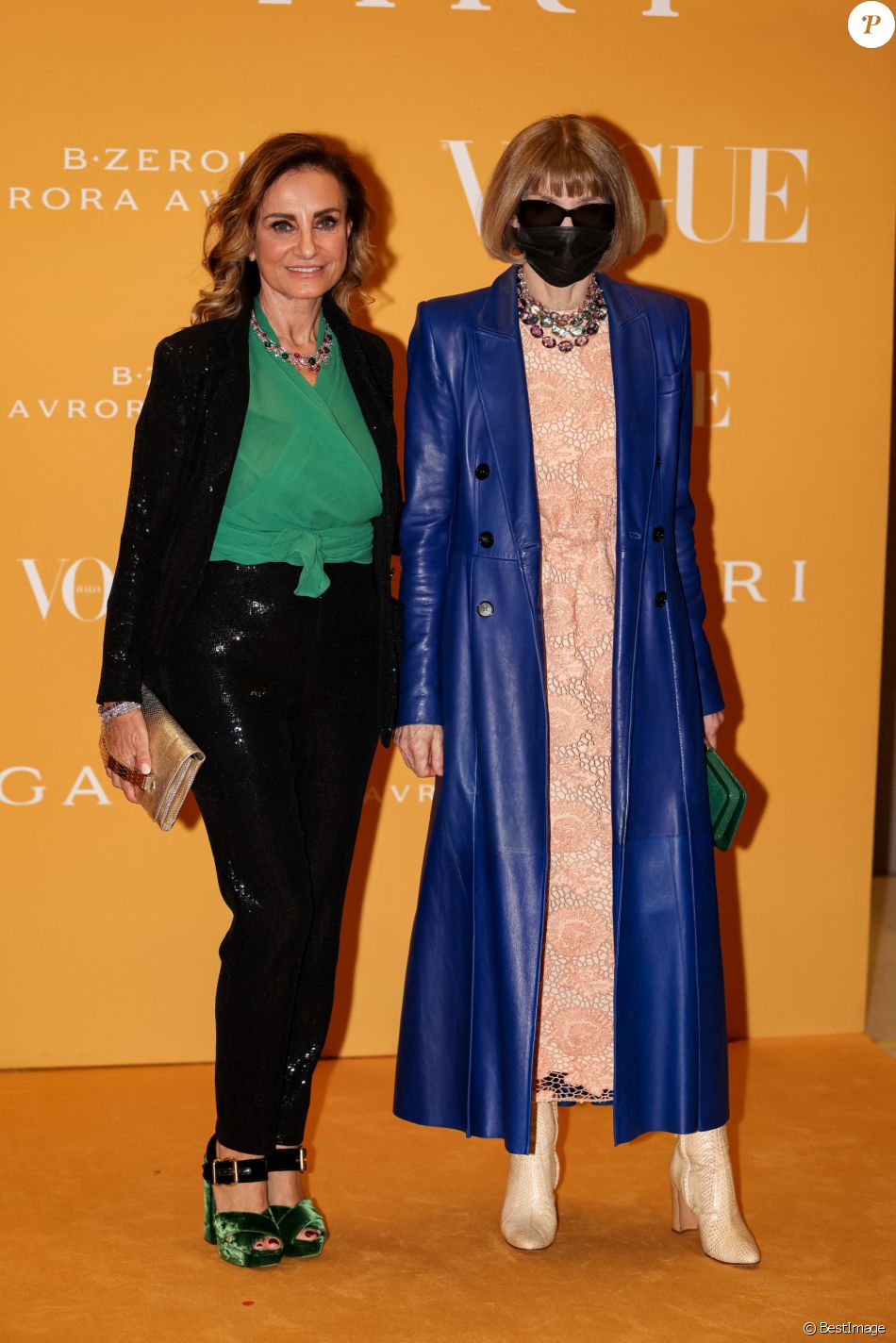 Lucia Silvestri (directrice de création de Bulgari) et Anna Wintour  assistent à la cérémonie des Bulgari BZero1 Aurora Awards à Milan, le 27  février 2022. - Purepeople