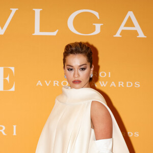 Rita Ora assiste à la cérémonie des "Bulgari BZero1 Aurora Awards" à Milan, le 27 février 2022.