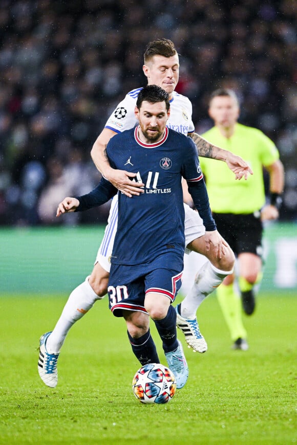 Lionel Messi vs Toni Kroos (Real Madrid) - 8ème de finale aller de la Ligue Des Champions "PSG - Real Madrid (1-0)" au Parc des Princes à Paris, le 15 février 2022.