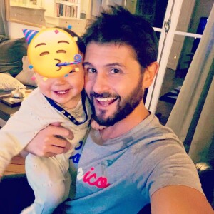 Christophe Beaugrand et son mari Ghislain sont les heureux papa de Valentin, qui fête son premier anniversaire ce 9 novembre 2020.