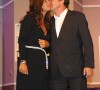 Jean-Pierre Pernaut est venu embrasser sa femme Nathalie Marquay lors du filage de la pièce " Piège à Matignon " au Théâtre des Variétés à Paris, le 7 mars 2015.