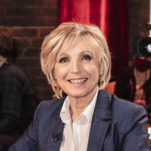 Exclusif - Evelyne Dhéliat - Sur le plateau de l'émission On Est En Direct (OEED) présentée par L.Ruquier à Paris le 25 février 2022. L'émission a été diffusée le samedi 26 février 2022- © Jack Tribeca / Bestimage 