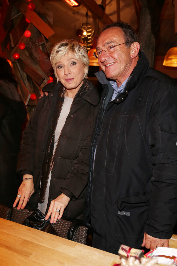 Evelyne Dheliat et Jean-Pierre Pernaut inaugurent le village de noel des Champs Elysees a Paris, le 20 novembre 2013.