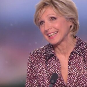 Evelyne Dhéliat émue dans l'émission spéciale de TF1 après la mort de Jean-Pierre Pernaut