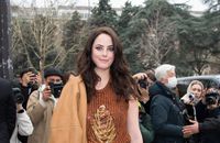 Kaya Scodelario : Première apparition à la Fashion Week après son accouchement