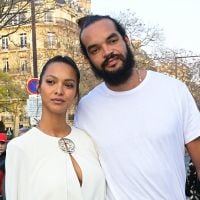 Joakim Noah fou de sa fiancée Lais Ribeiro : Coups de langues coquins au défilé Elie Saab