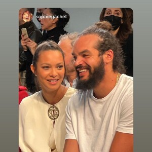 Joakim Noah fou de sa fiancée Lais Ribeiro au défilé Elie Saab