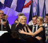 Marine Le Pen et Marion Maréchal le 10 décembre 2015 lors d'un meeting à Paris