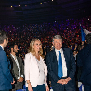 Marion Maréchal, enceinte, et Philippe de Villiers - Meeting de Eric Zemmour, candidat à l'élection présidentielle, au Zénith de Toulon le 6 mars 2022