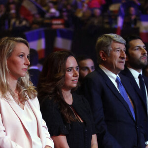 Marion Maréchal, enceinte, et Sarah Knafo - Meeting de Eric Zemmour, candidat à l'élection présidentielle, au Zénith de Toulon le 6 mars 2022