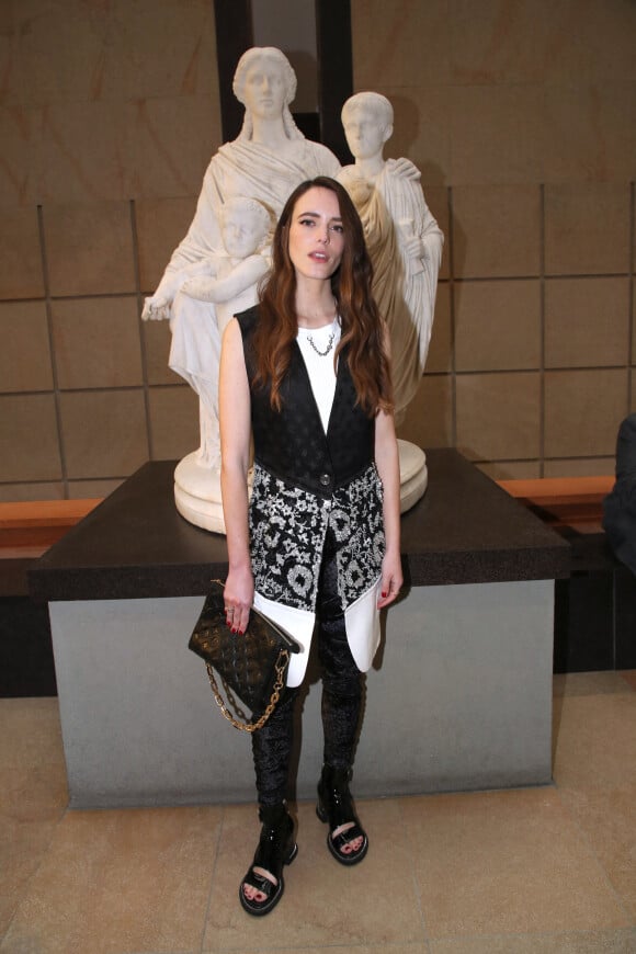 Stacy Martin assiste au défilé de mode Louis Vuitton, collection prêt-à-porter automne-hiver 2022/2023, au Musée d'Orsay. Paris, le 7 mars 2022 © Borde-Rindoff / Bestimage