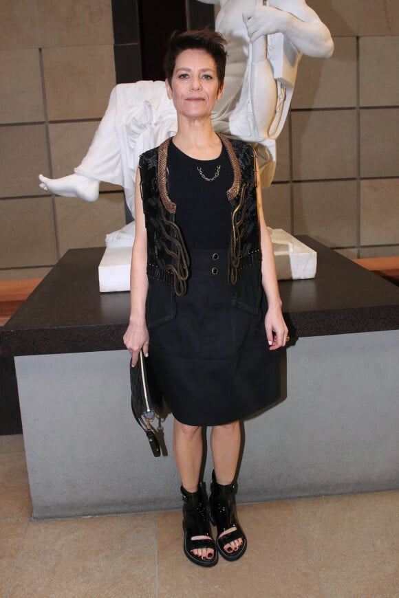Marina Foïs assiste au défilé de mode Louis Vuitton, collection prêt-à-porter automne-hiver 2022/2023, au Musée d'Orsay. Paris, le 7 mars 2022 © Borde-Rindoff / Bestimage