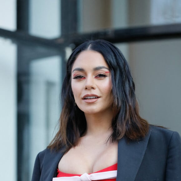 Vanessa Hudgens arrive au Musée d'Art Moderne pour assister au défilé Giambattista Valli, collection prêt-à-porter automne-hiver 2022/2023. Paris, France, le 7 mars 2022. © Veeren-Clovis/Bestimage