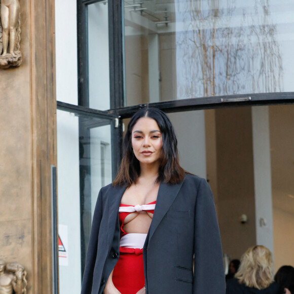 Vanessa Hudgens arrive au Musée d'Art Moderne pour assister au défilé Giambattista Valli, collection prêt-à-porter automne-hiver 2022/2023. Paris, France, le 7 mars 2022. © Veeren-Clovis/Bestimage