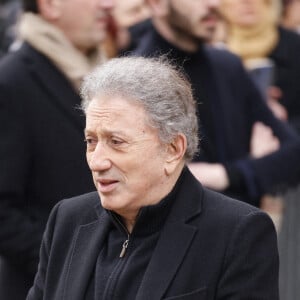 Michel Drucker - Obsèques de Jean-Pierre Pernaut en la Basilique Sainte-Clotilde à Paris le 9 mars 2022. © Cyril Moreau / Bestimage  