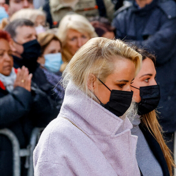 Elodie Gossuin - Obsèques de Jean-Pierre Pernaut en la Basilique Sainte-Clotilde à Paris le 9 mars 2022. © Cyril Moreau / Bestimage