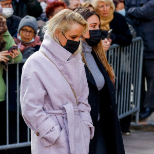 Elodie Gossuin - Obsèques de Jean-Pierre Pernaut en la Basilique Sainte-Clotilde à Paris le 9 mars 2022. © Cyril Moreau / Bestimage  