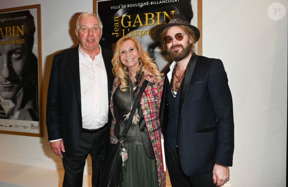 Mathias Moncorgé (fils de Jean Gabin), Fiona Gélin et son compagnon Richard Bauduin - Vernissage de l'exposition Jean Gabin à l'Espace Landowski / Musée des Années 30 à Boulogne-Billancourt le 8 mars 2022. © Coadic Guirev/Bestimage