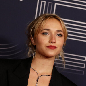 Chloé Jouannet (habillée en AMI, chaussures et sac Roger Vivier, bijoux Chaumet) - Photocall de la 47ème édition de la cérémonie des César à l'Olympia à Paris, le 25 février 2022. © Borde-Jacovides/Bestimage 