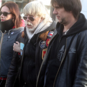 Lolita Séchan et son père le chanteur Renaud - Obsèques de Thierry Séchan frère du chanteur Renaud) au cimetière du Montparnasse à Paris le 16 janvier 2019.