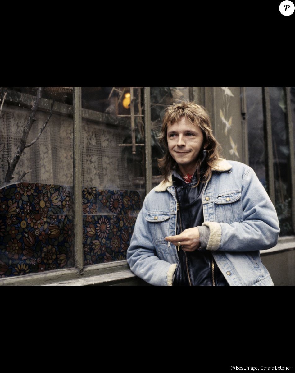 Rendez-vous avec le chanteur Renaud (Séchan) dans un bar à Paris. Le 17 décembre 1983 © Gérard Letellier via Bestimage