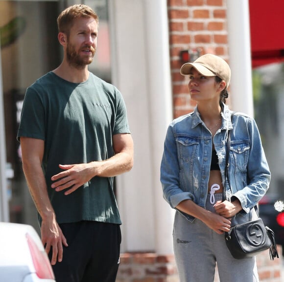 Calvin Harris et sa compagne Aarika Wolf se baladent en amoureux dans le quartier de Beverly Hills à Los Angeles, le 18 septembre 2019