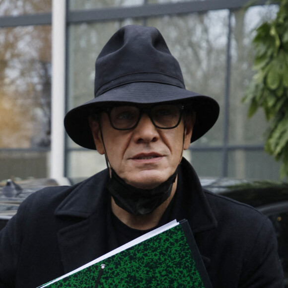 Marc Lavoine - Arrivées des invités à l'enregistrement de l'émission "Vivement Dimanche" au studio Gabriel à Paris le 2 mars 2022. L'émission sera diffusée le 6 mars 2022. 