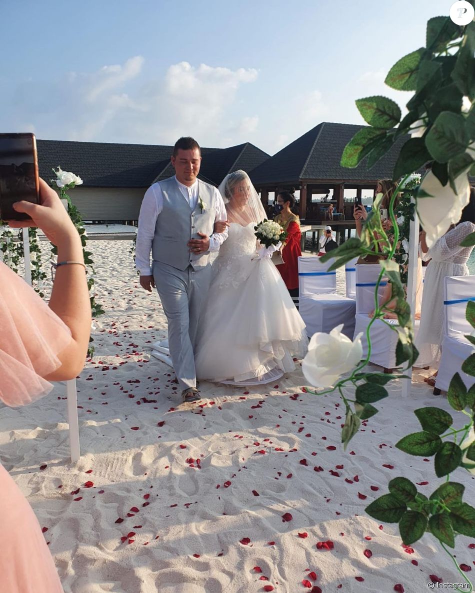 L amour Est Dans Le Pré Virginie Et Thomas Virginie de L'amour est dans le pré et Thomas dévoilent des photos de leur  mariage - Purepeople