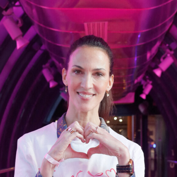 Semi-Exclusif - Linda Hardy (miss France 1992) - Opération "Fil rose" ayant pour objectif de reverser 1 euro pour chaque kilomètre parcouru à l'association "les bonnes fées" au centre commercial Beaugrenelle à Paris, France, le 27 octobre 2021. © Christophe Clovis / Bestimage