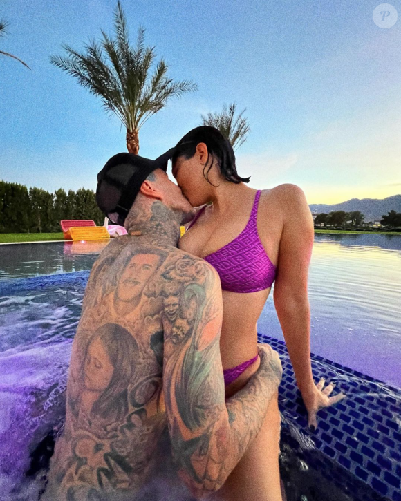 Kourtney Kardashian et son fiancé Travis Barker. Janvier 2022.