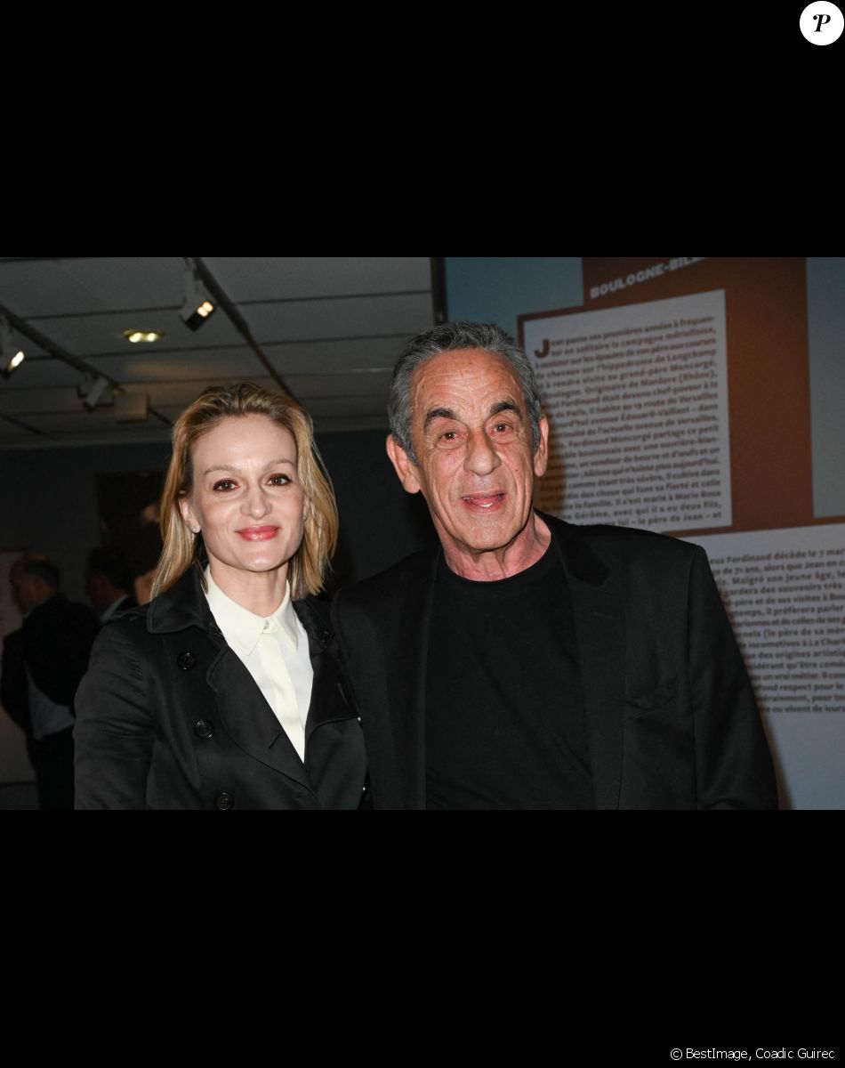 Thierry Ardisson et sa femme Audrey Crespo-Mara - Vernissage de l'exposition Jean Gabin à l'Espace Landowski / Musée des Années 30 à Boulogne-Billancourt le 8 mars 2022. © Coadic Guirev/Bestimage