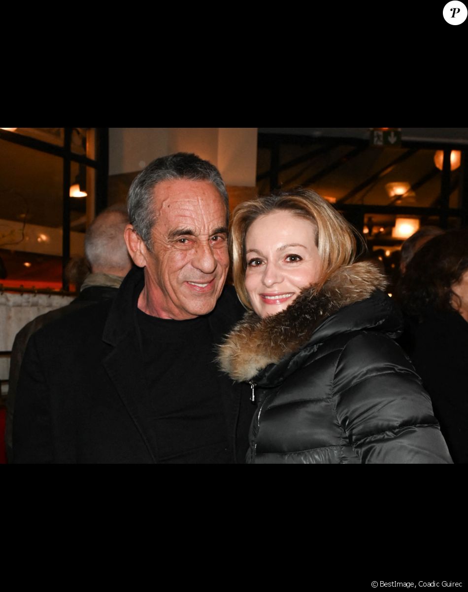 Semi-Exclusif - Thierry Ardisson et sa femme Audrey Crespo-Mara - Lancement du numéro 75 de la revue littéraire "La règle du jeu", avec pour thème "Comment lisez-vous ?", au Café de Flore à Paris. Le 16 février 2022 © Coadic Guirec / Bestimage