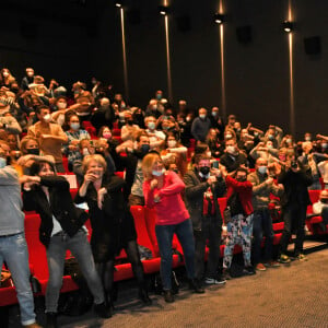 Exclusif - Michèle Laroque et le danseur Sofiane Chalal, vice-champion du monde de hip-hop, assistent à l'avant-première du film "Alors on Danse", au cinéma Pathé Gare du Sud. Nice, le 19 février 2022. © Bruno Bebert / Bestimage