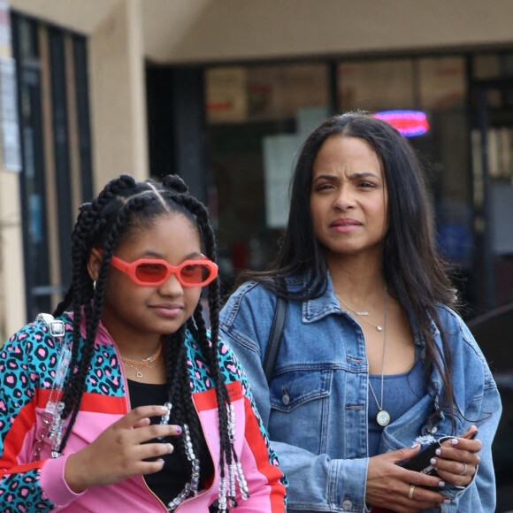 Christina Milian fête le 12 ème anniversaire de sa fille Violet avec son compagnon Matt Pokora (M. Pokora) à Studio City le 26 février 2022. La mère de Christina et Karrueche Tran étaient parmi les amis et la famille présents.