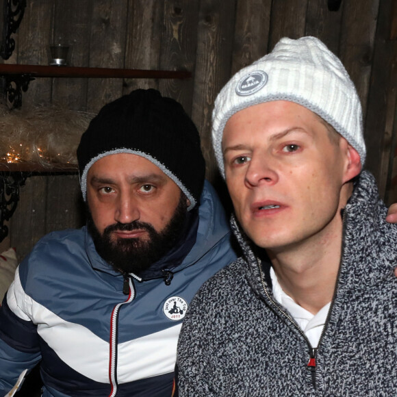 Exclusif - Cyril Hanouna, Matthieu Delormeau au restaurant du Chamane à Köngäs, Finlande, le 30 novembre 2018.  © Sébastien Valiela/Bestimage