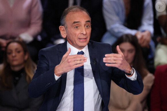 Eric Zemmour - Les candidats à l'élection présidentielle sont sur le plateau de l'émission "La France face à la guerre" sur TF1 le 14 mars 2022