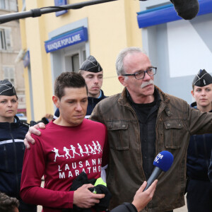 Jonathann Daval et les parents de Alexia, Jean-Pierre et Isabelle Fouillot - Jogging solidaire en l'honneur de Alexia Daval à Gray le 4 novembre 2017.