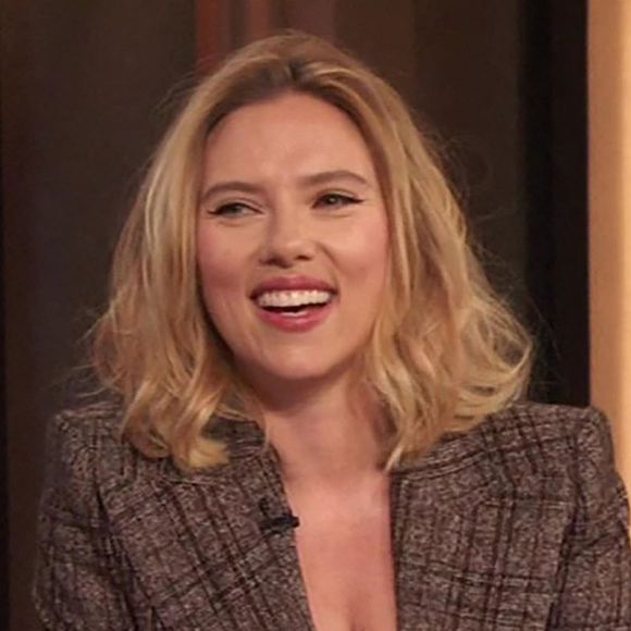 Scarlett Johansson sur le plateau du "Drew Barrymore Show" à Los Angeles