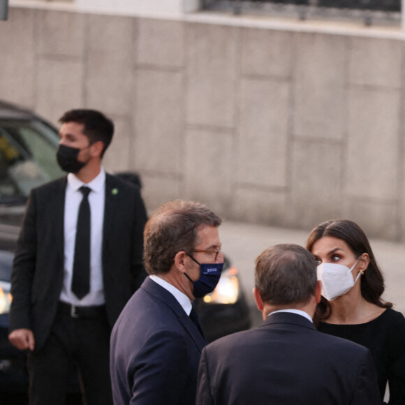 Le roi Felipe VI et la reine Letizia d'Espagne ont présidé les funérailles à la mémoire des victimes du naufrage du bateau de pêche "Villa de Pitanxo" au Temple Novo de Santa María do Porto à Marín, Pontevedra (Galice), le 18 mars 2022.