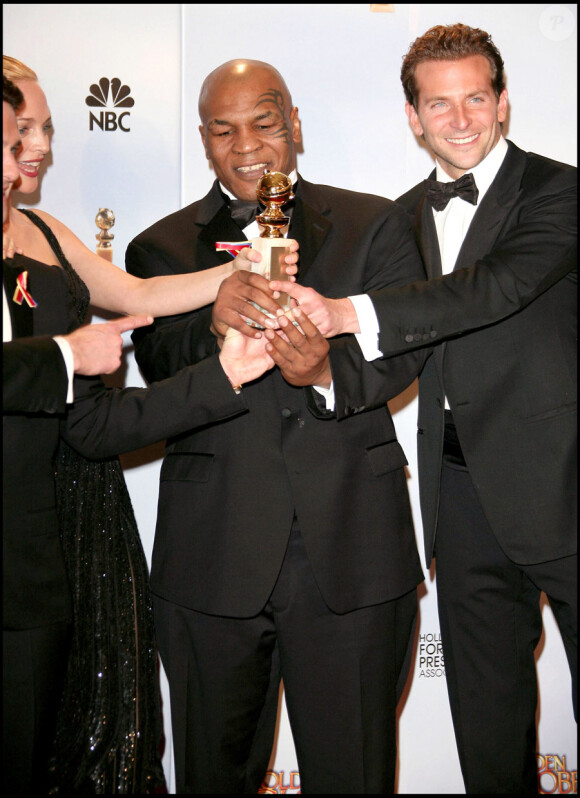 Meilleure comédie, Very Bad Trip : l'équipe du film dont Bradley Cooper et Mike Tyson, lors de la 67e cérémonie des Golden Globes à Los Angeles le 17 janvier 2010