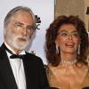 Meilleur film en langue étrangère : Le Ruban blanc de l'Autrichien Michael Haneke qui a reçu le prix des mains de Sophia Loren, lors de la 67e cérémonie des Golden Globes à Los Angeles le 17 janvier 2010