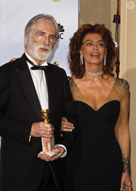 Meilleur film en langue étrangère : Le Ruban blanc de l'Autrichien Michael Haneke qui a reçu le prix des mains de Sophia Loren, lors de la 67e cérémonie des Golden Globes à Los Angeles le 17 janvier 2010