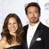 Meilleur acteur dans une comédie (Sherlock Holmes), Robert Downey Jr. avec sa femme Susan, lors de la 67e cérémonie des Golden Globes à Los Angeles le 17 janvier 2010