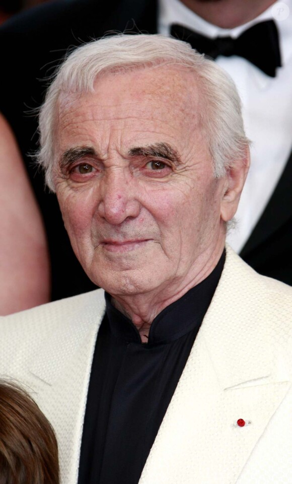 Charles Aznavour se mobilise pour venir en aide aux victimes de Haïti !